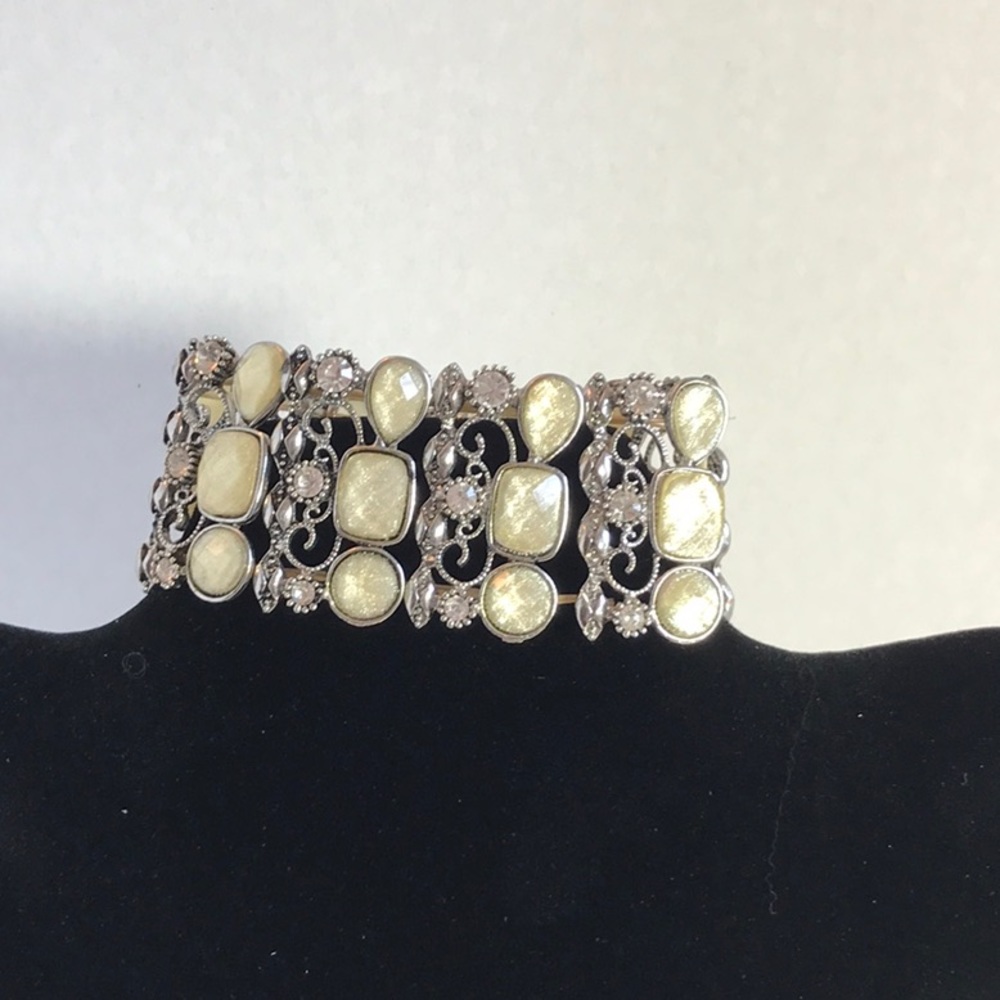 Stretch bracelet 💚 3 for $20 💚